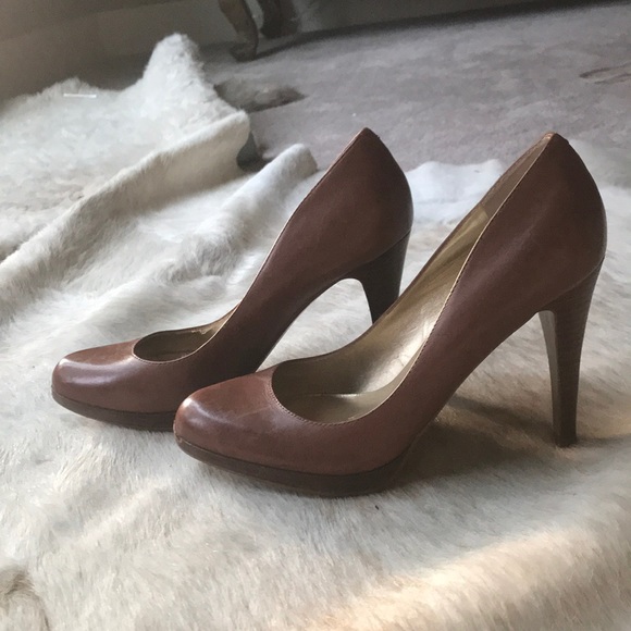 Guess Shoes - Brown leather with wooden heels